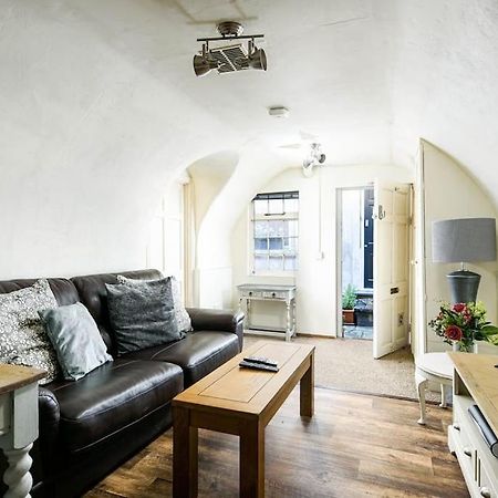 Unique 1 Bedroom Apartment-Bath Esterno foto